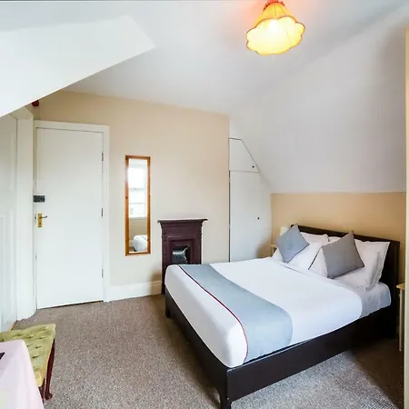 The Briary 3* Sheffield
